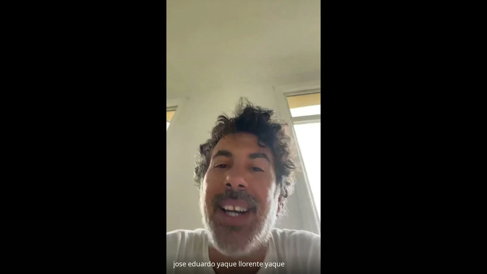 José Eduardo Yaque en su estudio durante la conversación